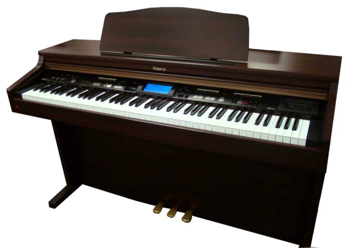 Roland KR103 digital piano