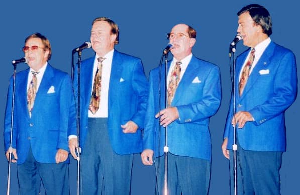 the Jordanaires singing at the Nashville night life dinner theater show