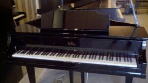 Kimball La Petite Grand Piano