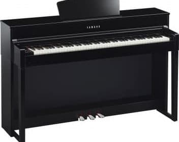Yamaha CLP 535 in polished ebony SOLD