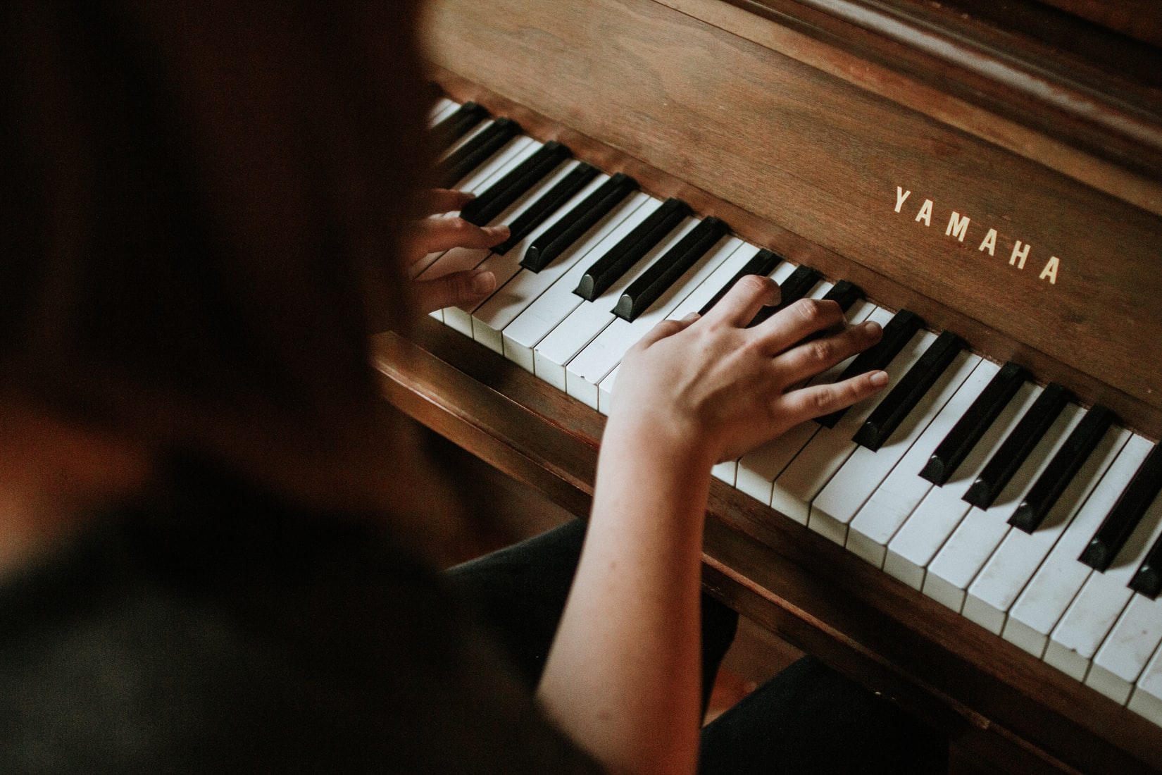 Yamaha piano - brown