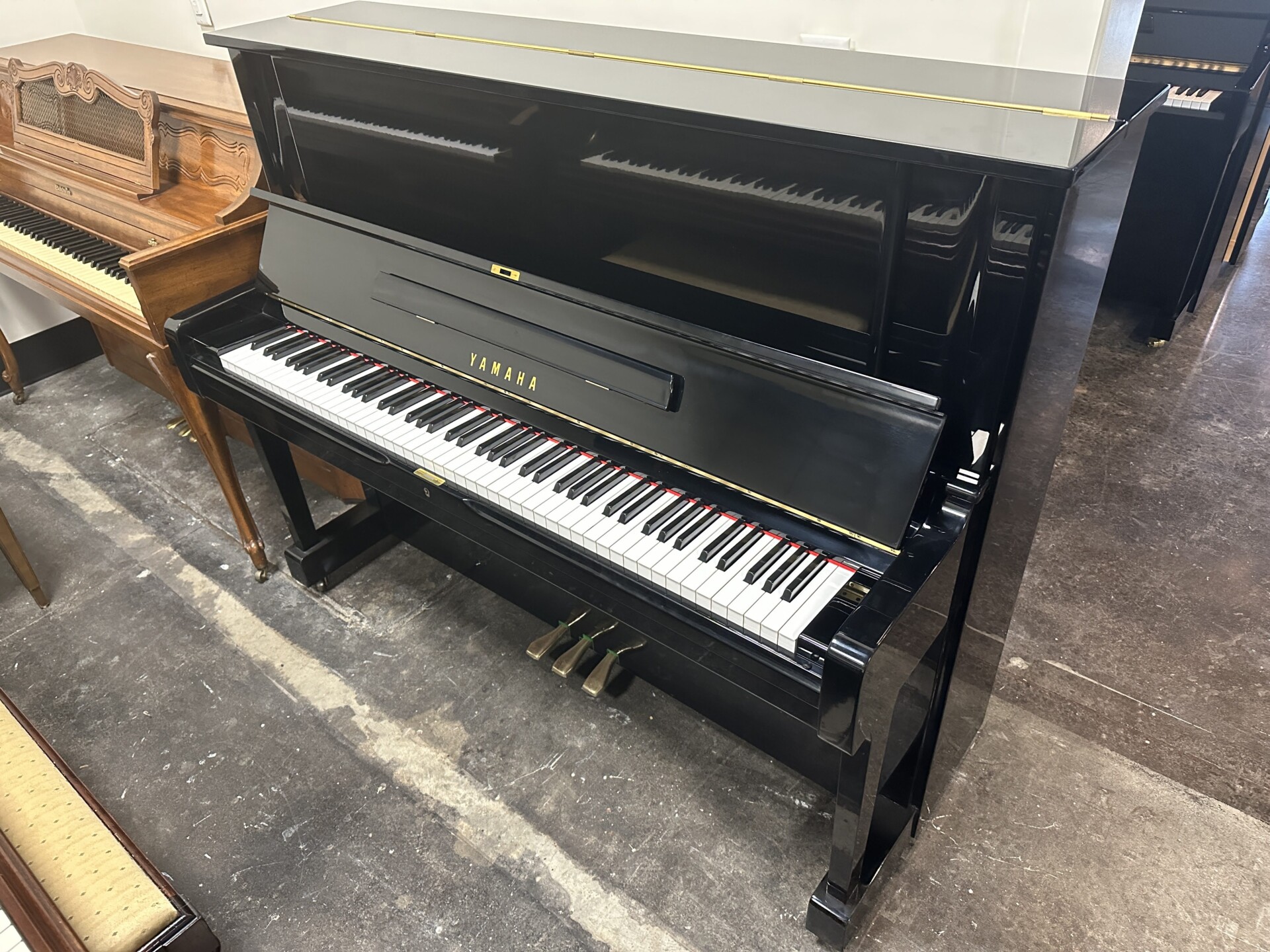 Used Yamaha YUS 48" Upright Piano in Polished Ebony