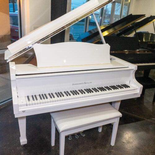 Johannes Seiler GS149N WHHP 4'9" Grand Piano