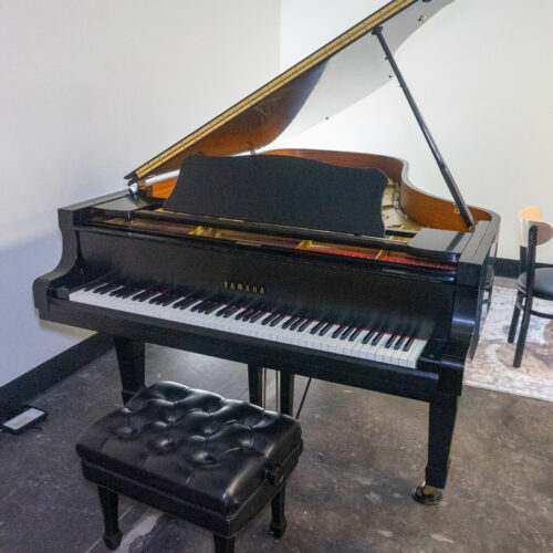 Yamaha C7 SE 7'6" Grand Piano