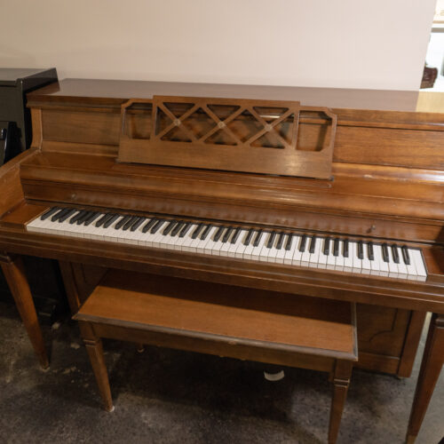 Cable Nelson CN 1906AW Vertical Piano