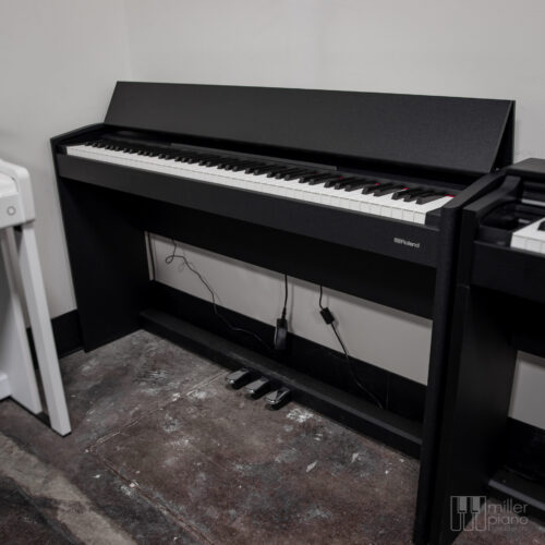 Roland F107-BK Console Digital Piano