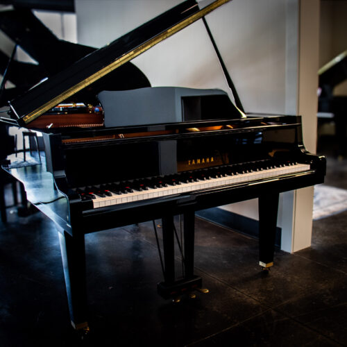 Yamaha GH1B PE 5'3" Grand Piano