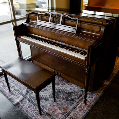 Yamaha M202 DMO 44" Upright Piano